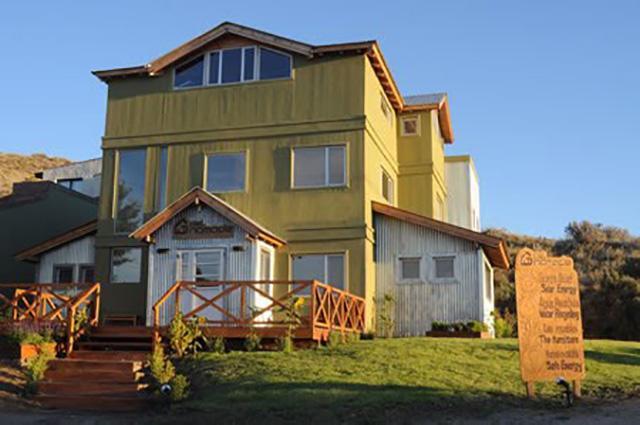 Del Nomade Hosteria Ecologica Пуерто-Пірамідес Екстер'єр фото